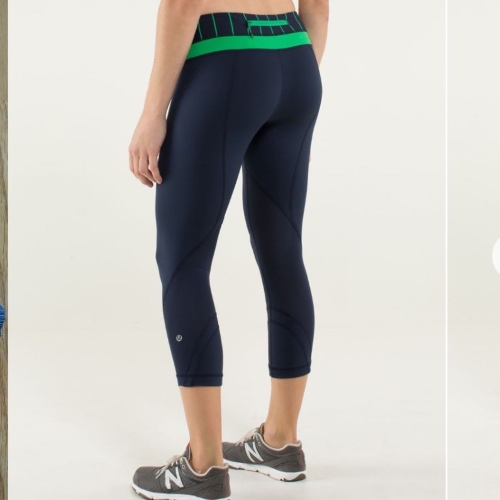 Lululemon Run Inspire Crop II Navy Blue Green Striped Waistband Leggings Capri